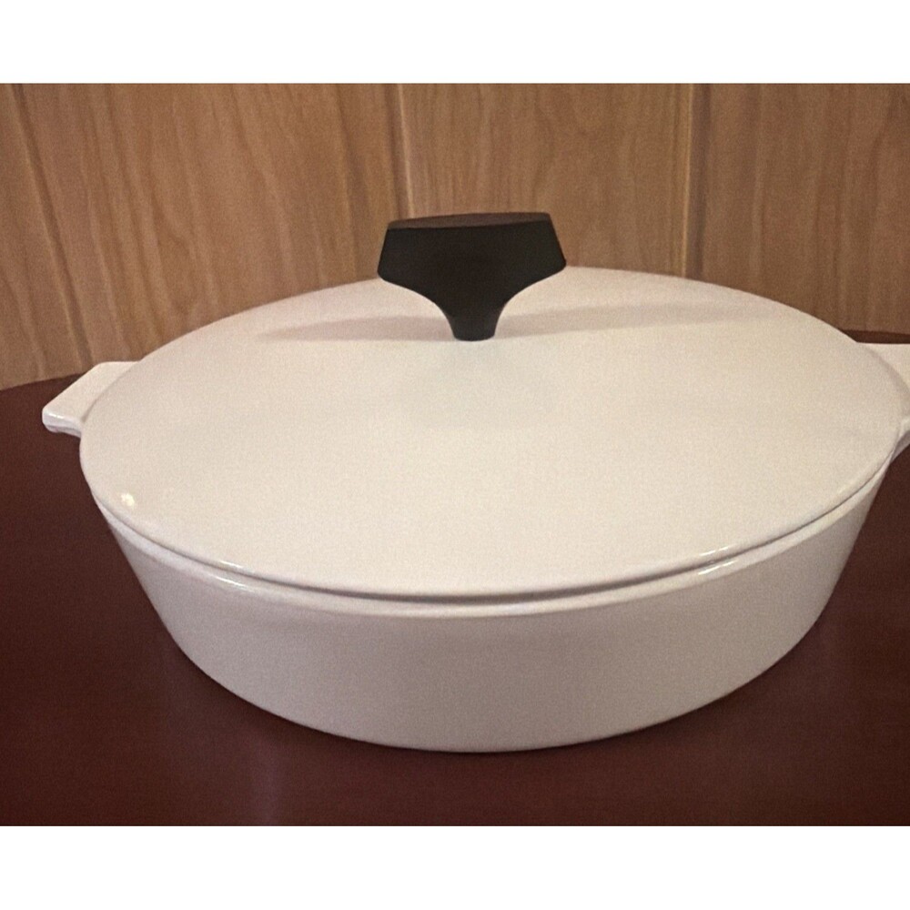 1960s Corning Ware Buffet Server B-8 1/2 Skillet Casserole Baking Dish w/Cover!